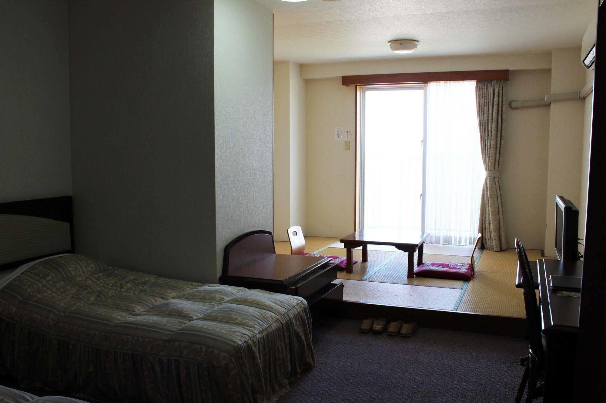 Miyuki Hamabaru Resort Onna Bagian luar foto